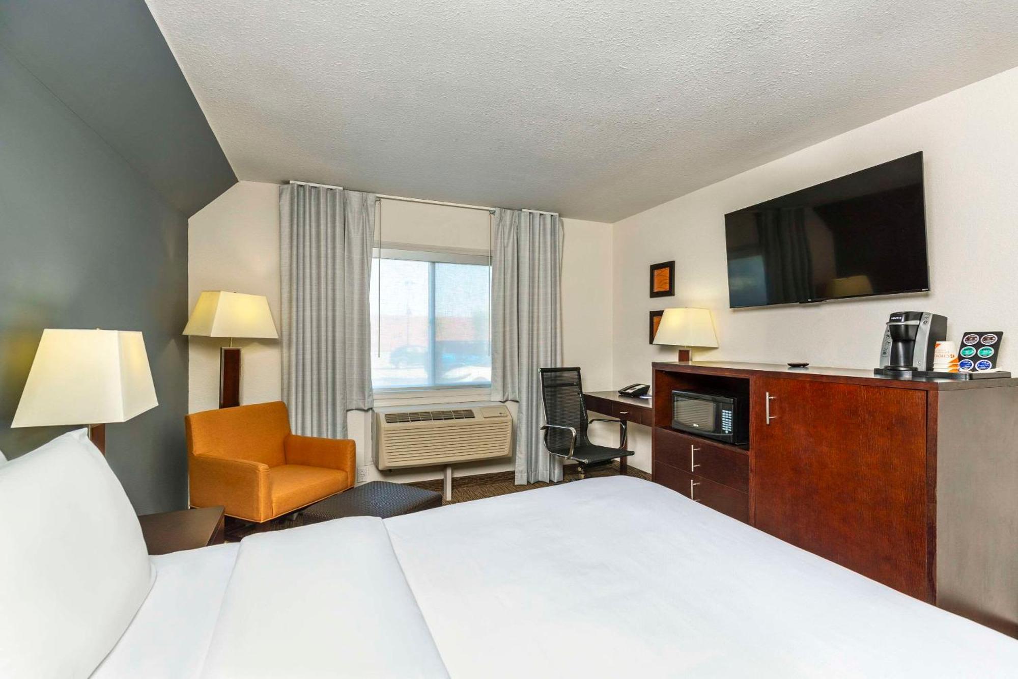 Comfort Inn & Suites Yorkton Εξωτερικό φωτογραφία